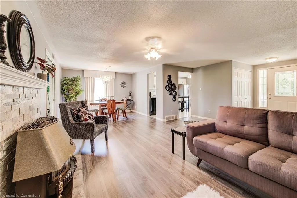 33 Summit Crescent