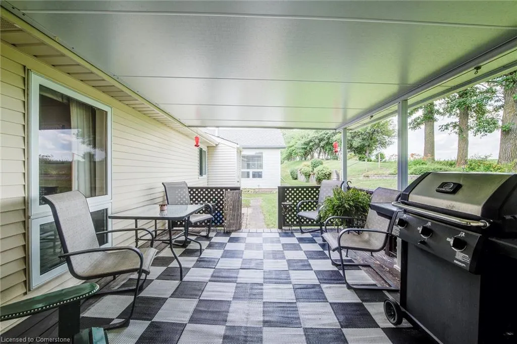 33 Summit Crescent