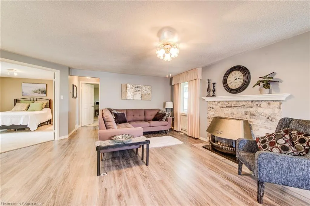 33 Summit Crescent
