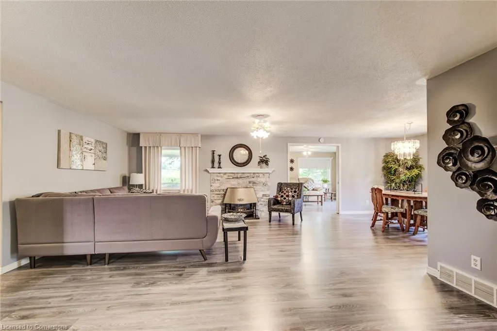 33 Summit Crescent