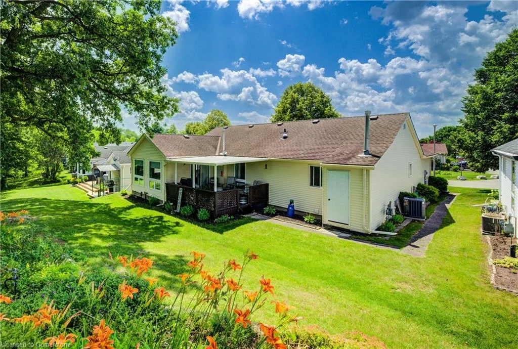 33 Summit Crescent