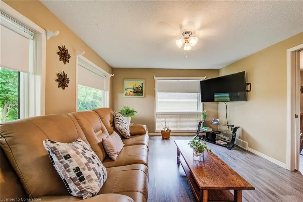 33 Summit Crescent