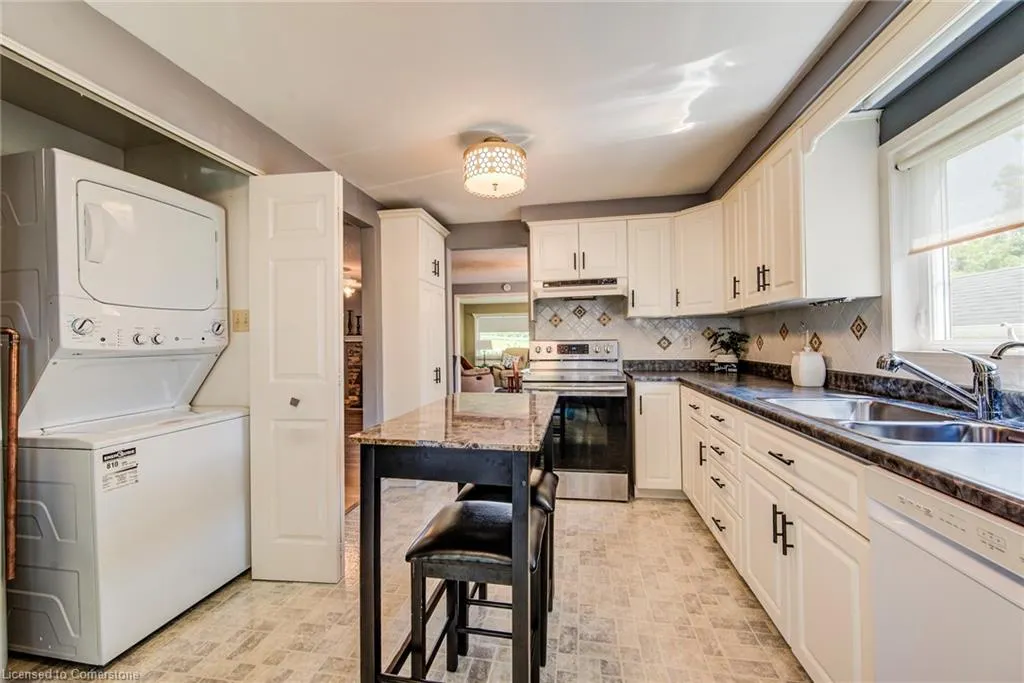 33 Summit Crescent