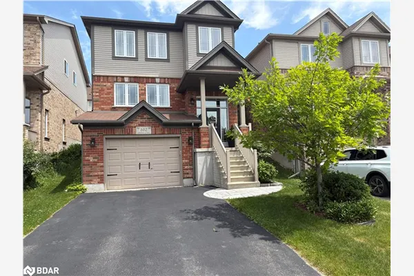 102 Oakes Crescent Crescent