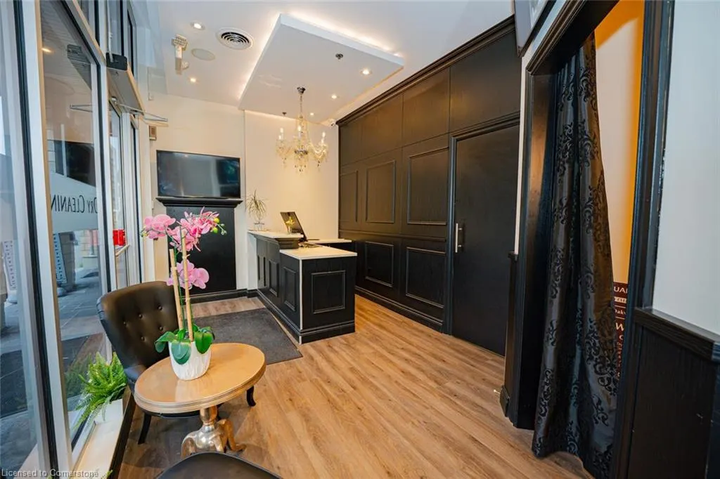 216 Oak Park Boulevard, #113