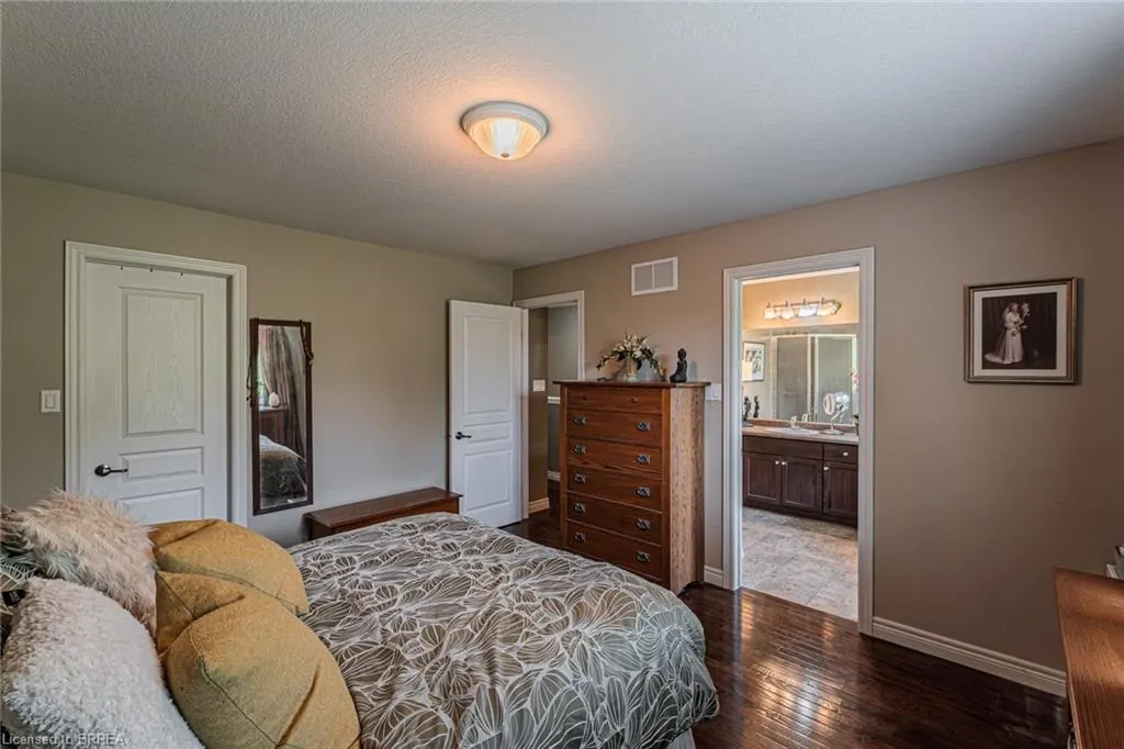 26 Cobblestone Drive