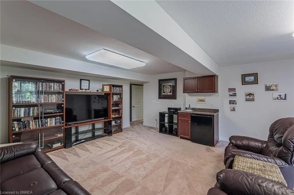 26 Cobblestone Drive