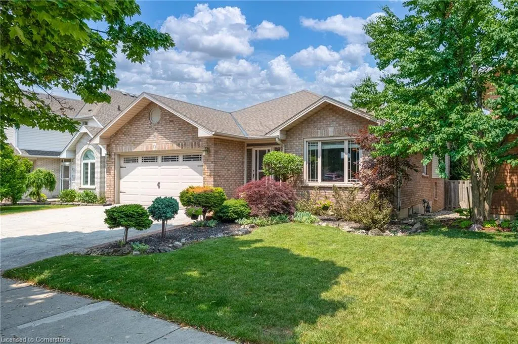 13 Loneoak Crescent