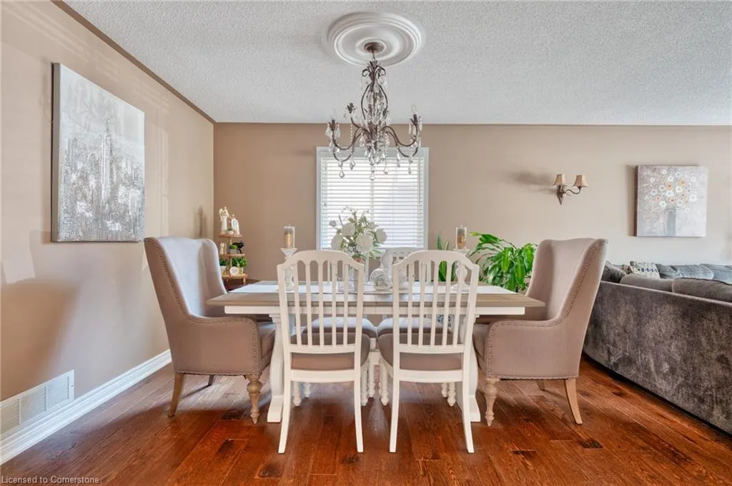 13 Loneoak Crescent