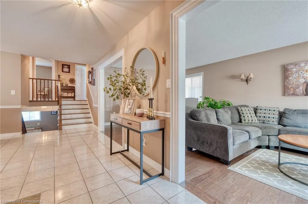 13 Loneoak Crescent