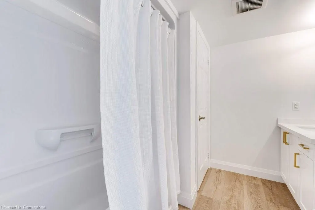 1491 Maple Avenue, #409