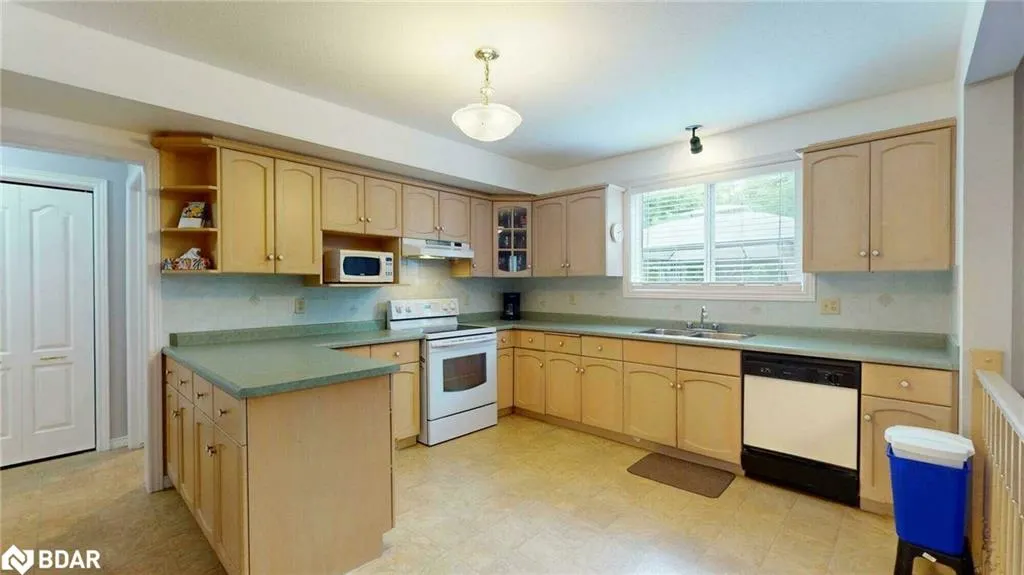 49 Peartree Crescent