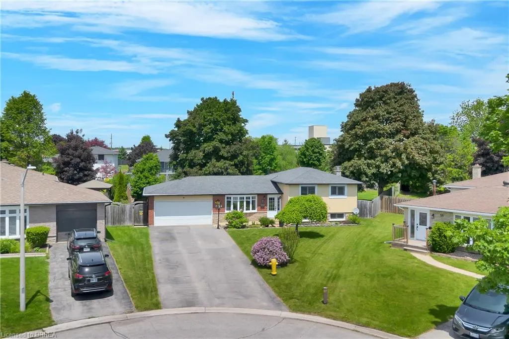 18 Clover Court
