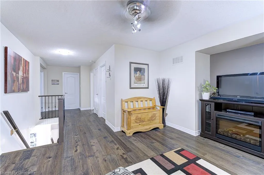 1406 Marshall Crescent
