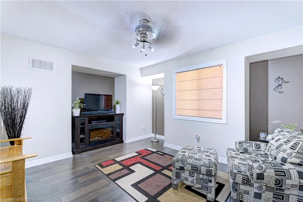 1406 Marshall Crescent