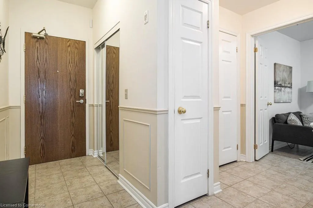 2000 Creekside Drive, #805