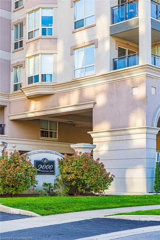 2000 Creekside Drive, #805