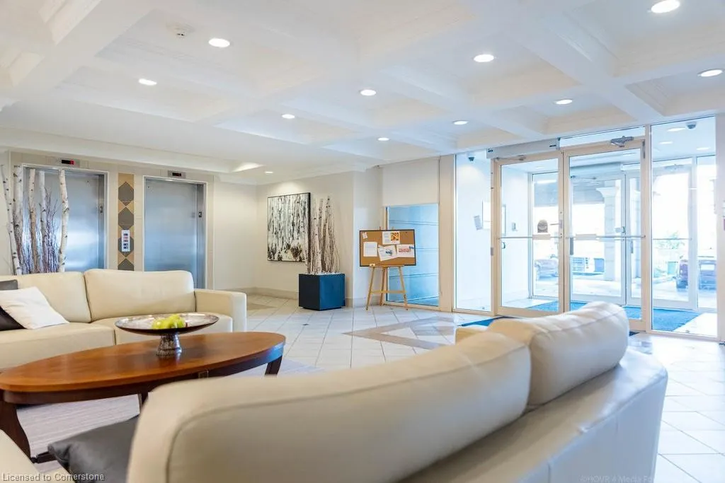 2000 Creekside Drive, #805