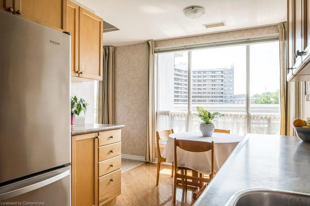 2000 Creekside Drive, #805