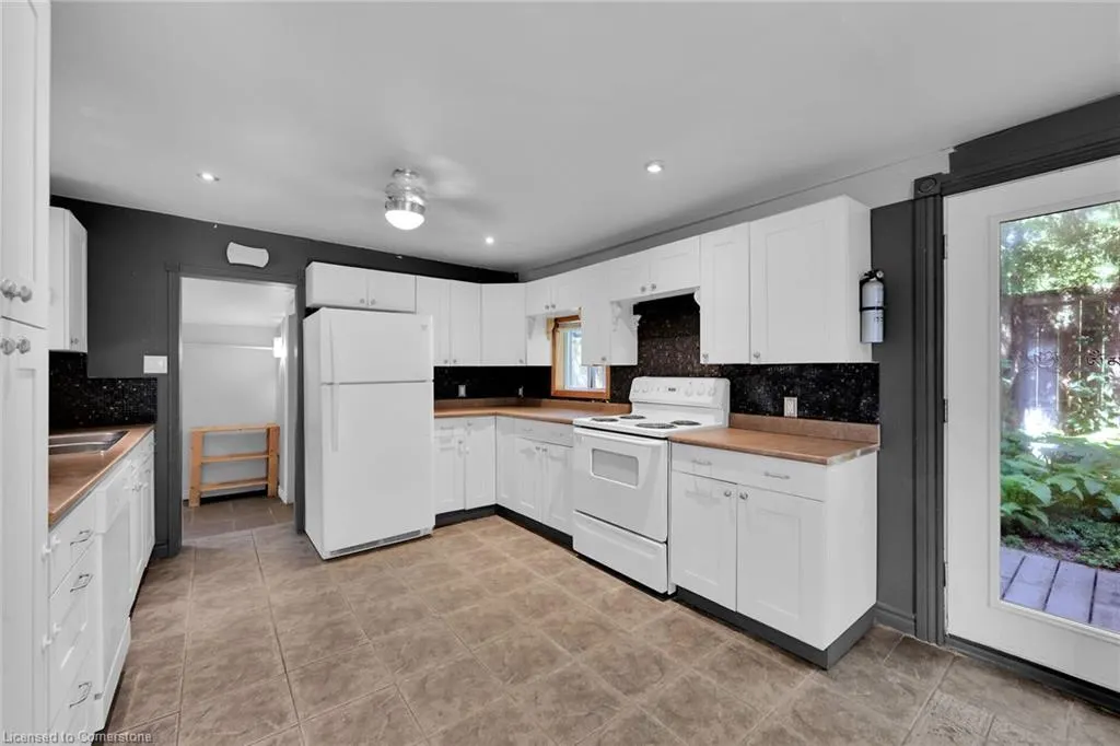 126 Mountain Road