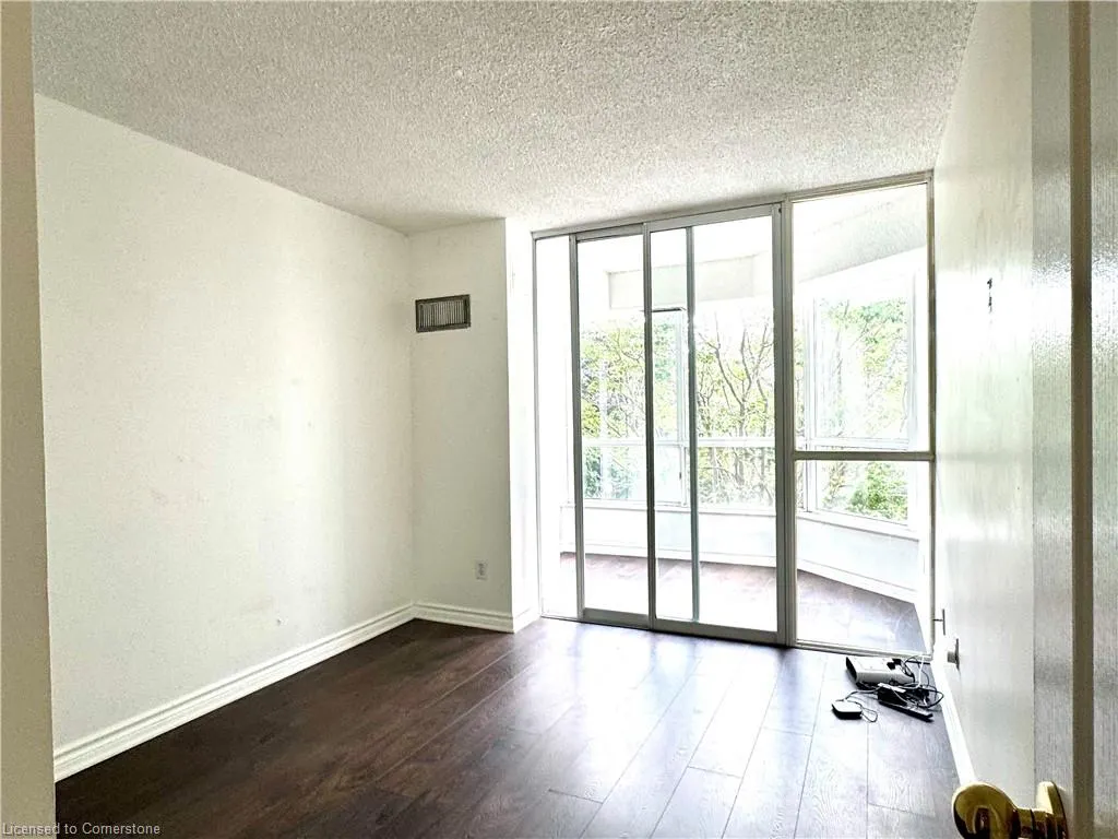 1276 Maple Crossing Boulevard, #203