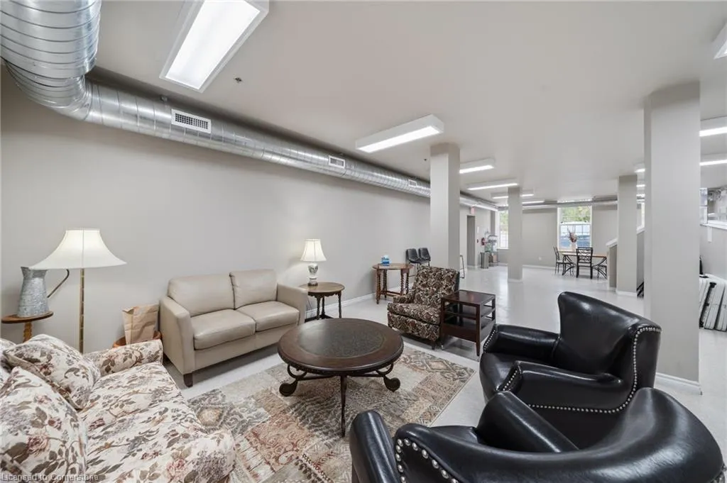 140 West River Road, #301