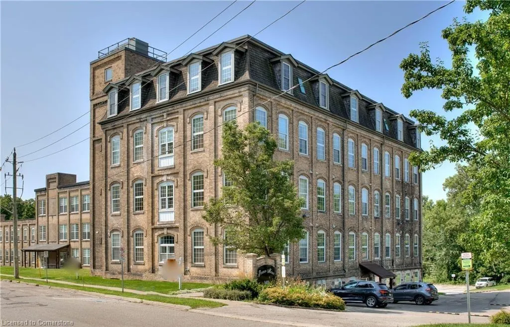 140 West River Road, #301