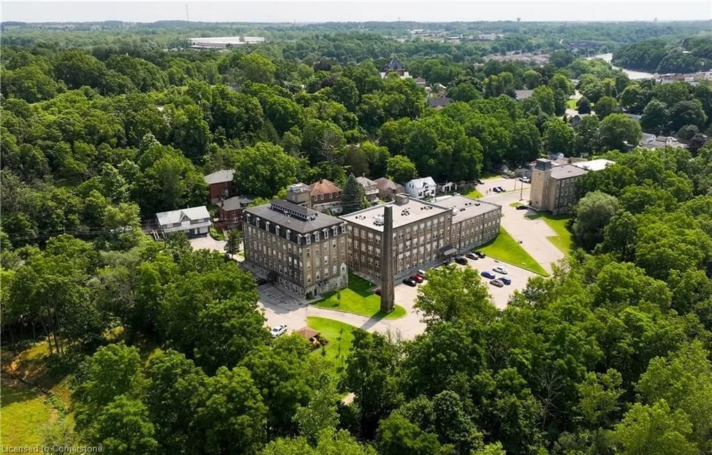 140 West River Road, #301