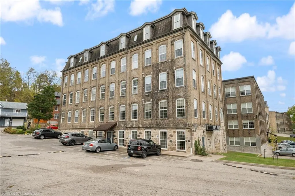 140 West River Road, #301