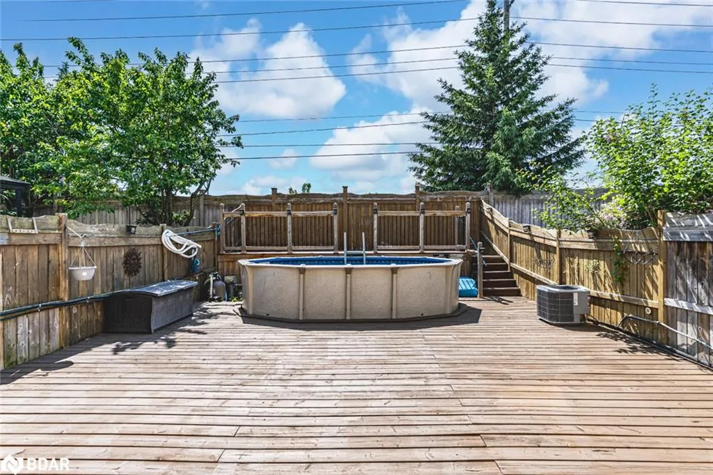 89 Bentley Crescent