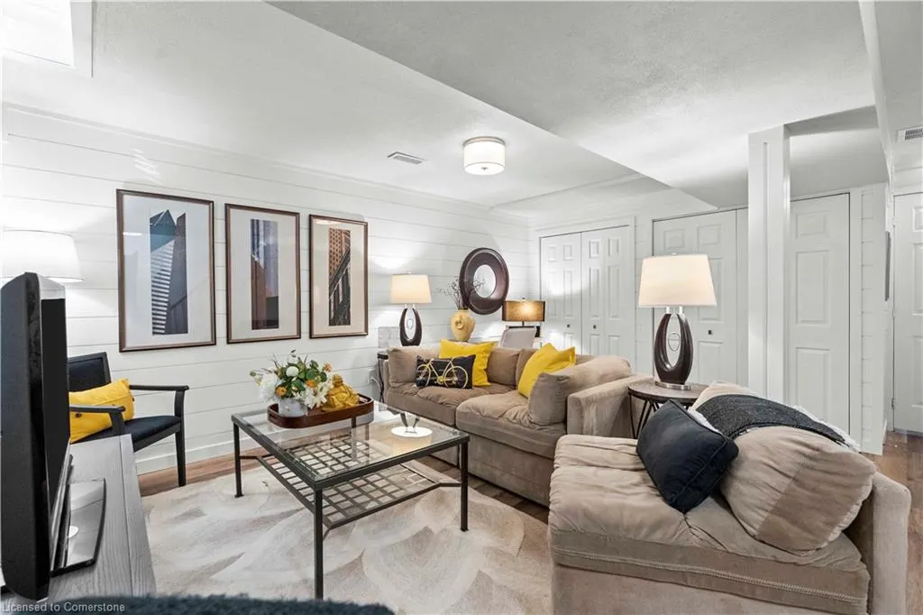 2272 Mowat Avenue, #56
