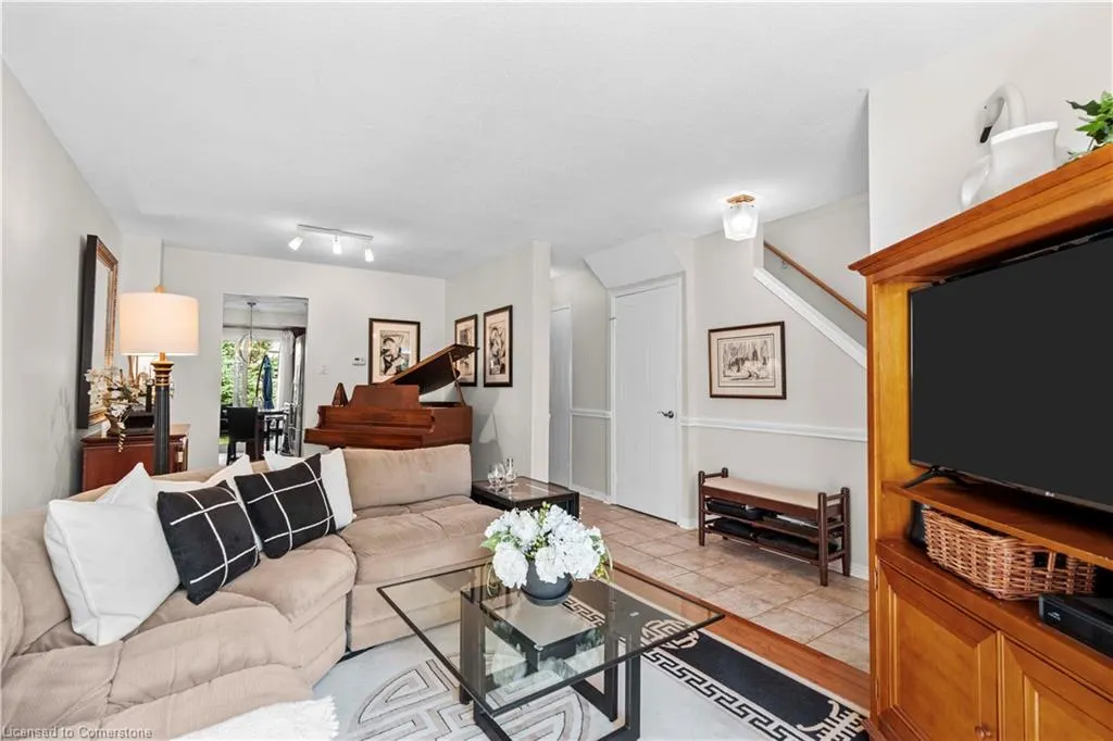 2272 Mowat Avenue, #56