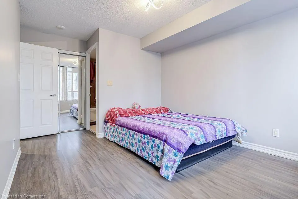 310 Burnhamthorpe Road W, #401