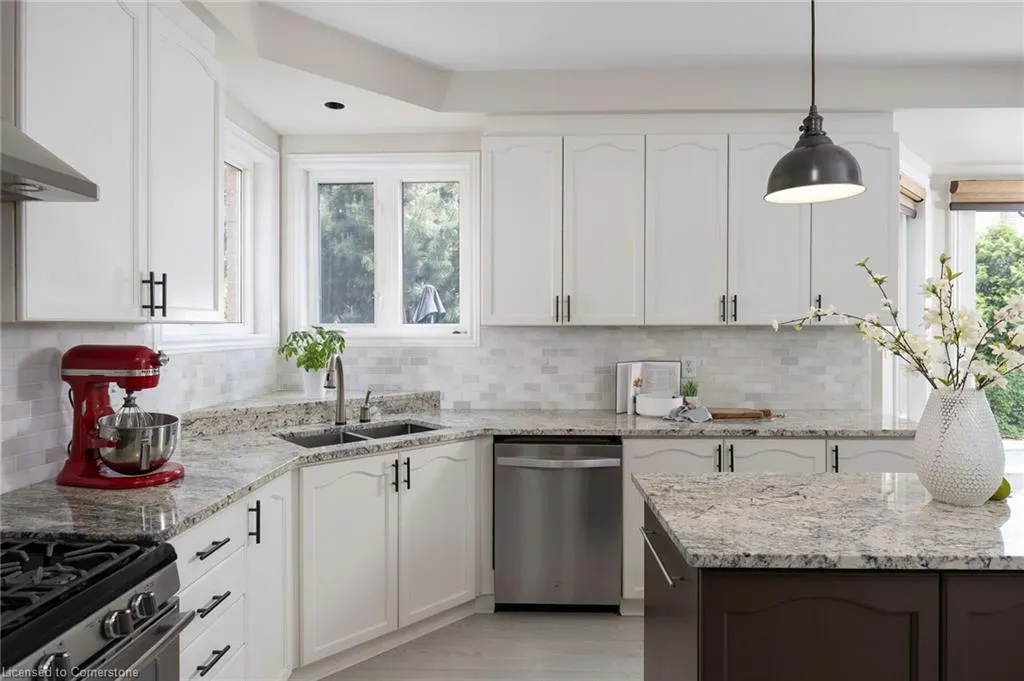 2182 Mariposa Road