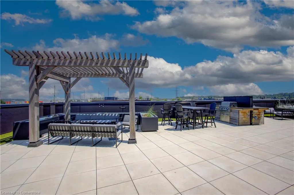 243 Northfield Drive E, #208