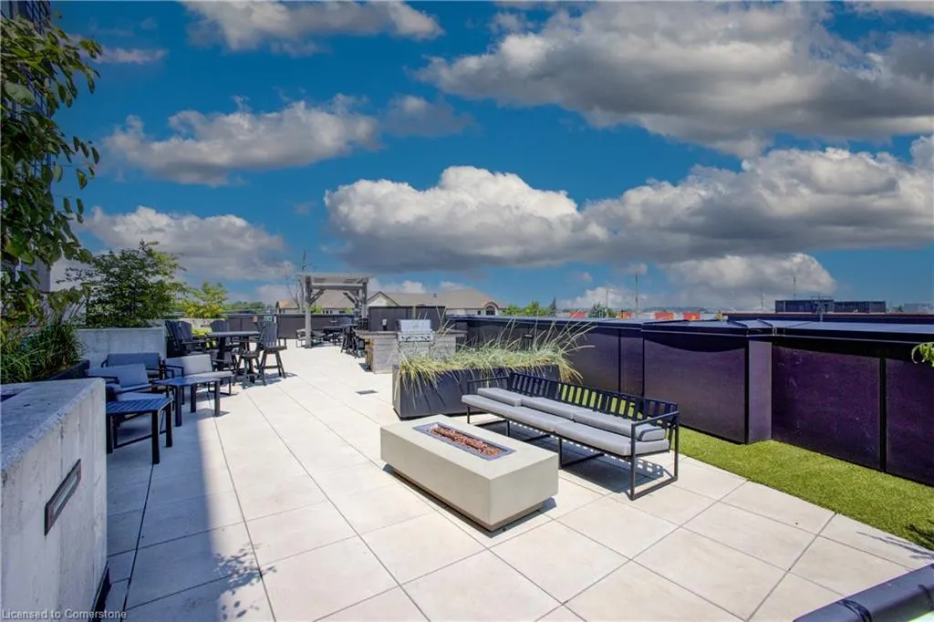 243 Northfield Drive E, #208