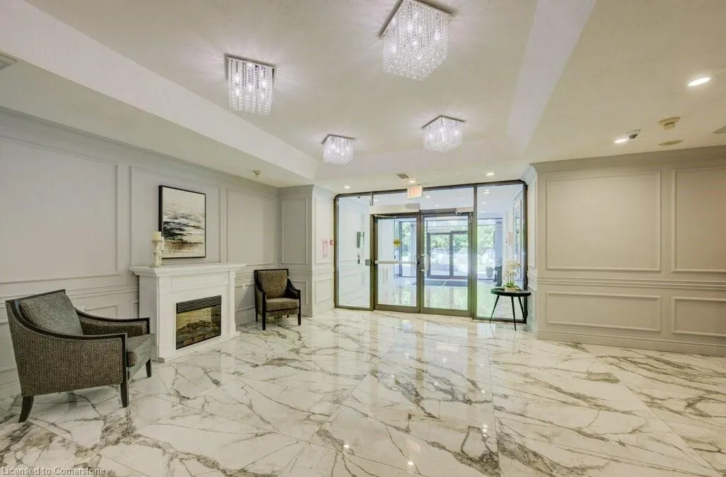 237 King Street W, #407