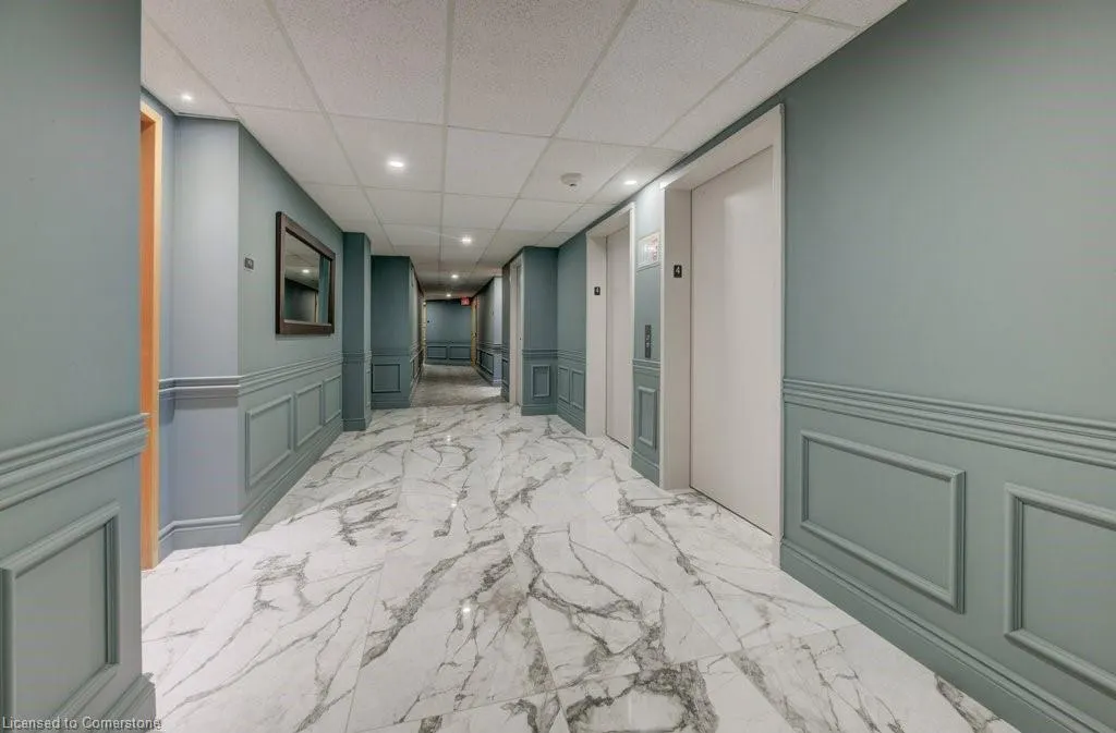 237 King Street W, #407