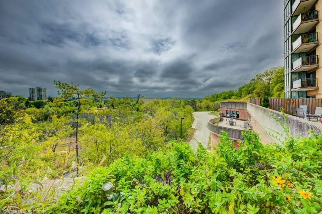 237 King Street W, #407