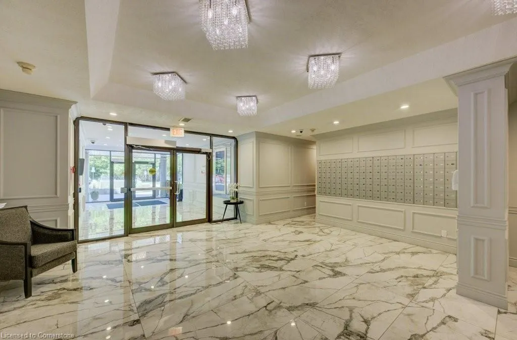 237 King Street W, #407