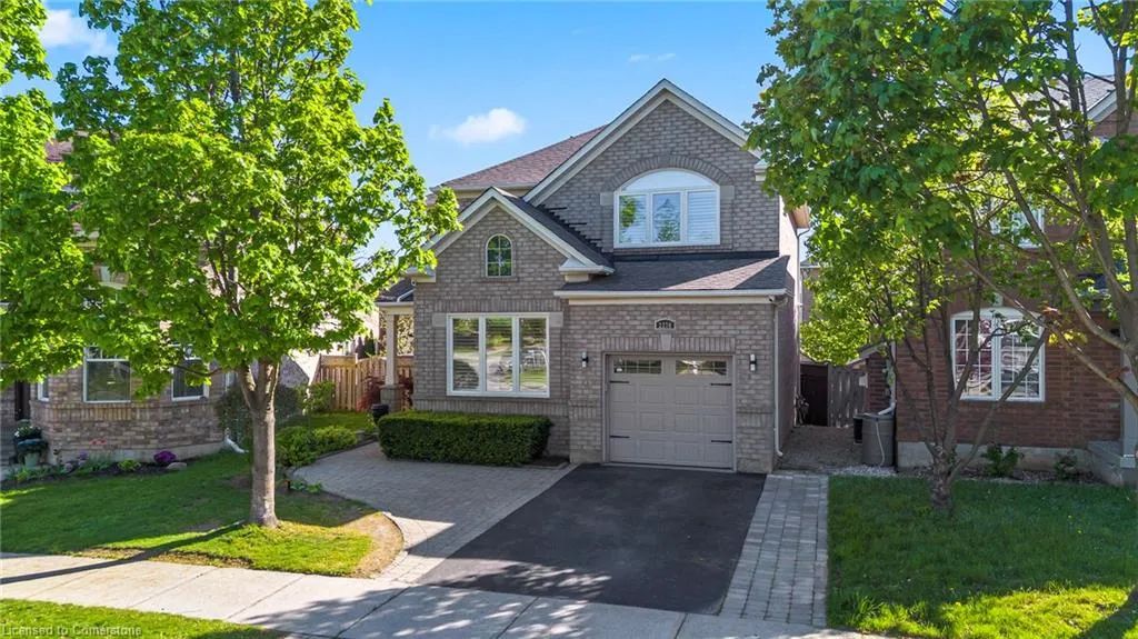2270 Dunforest Crescent