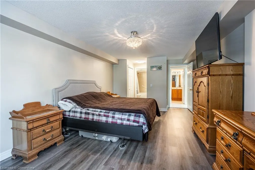 990 Golf Links Road, #106