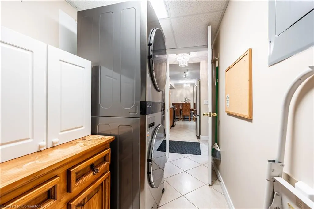 990 Golf Links Road, #106