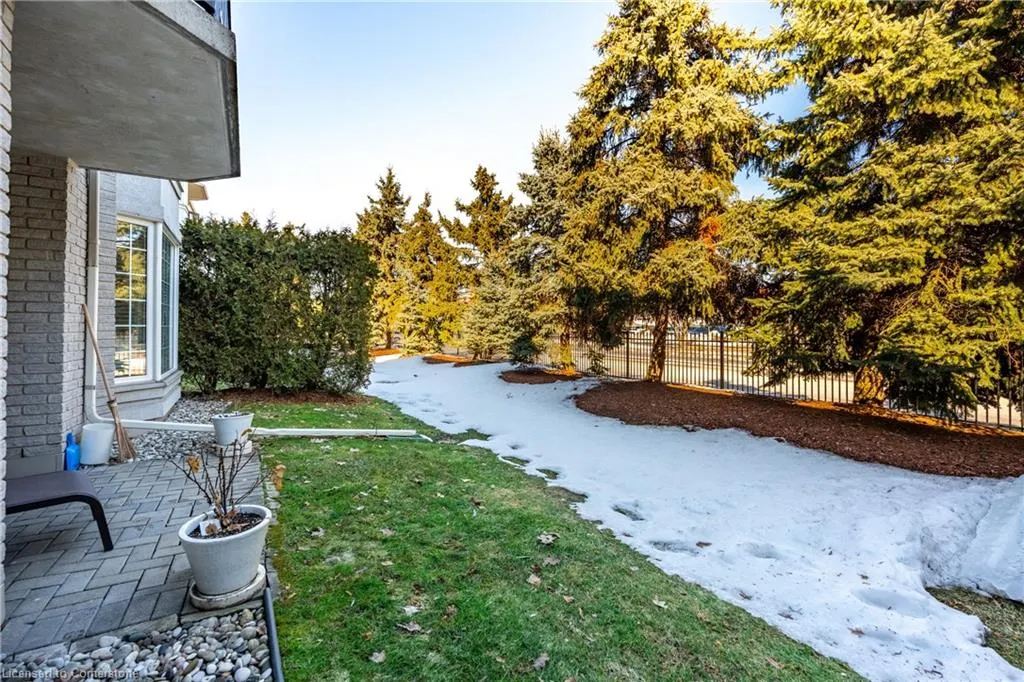 990 Golf Links Road, #106