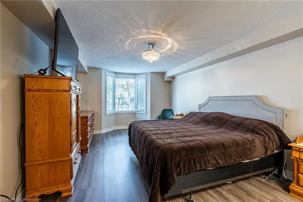 990 Golf Links Road, #106