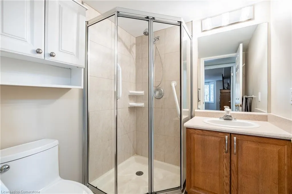 990 Golf Links Road, #106