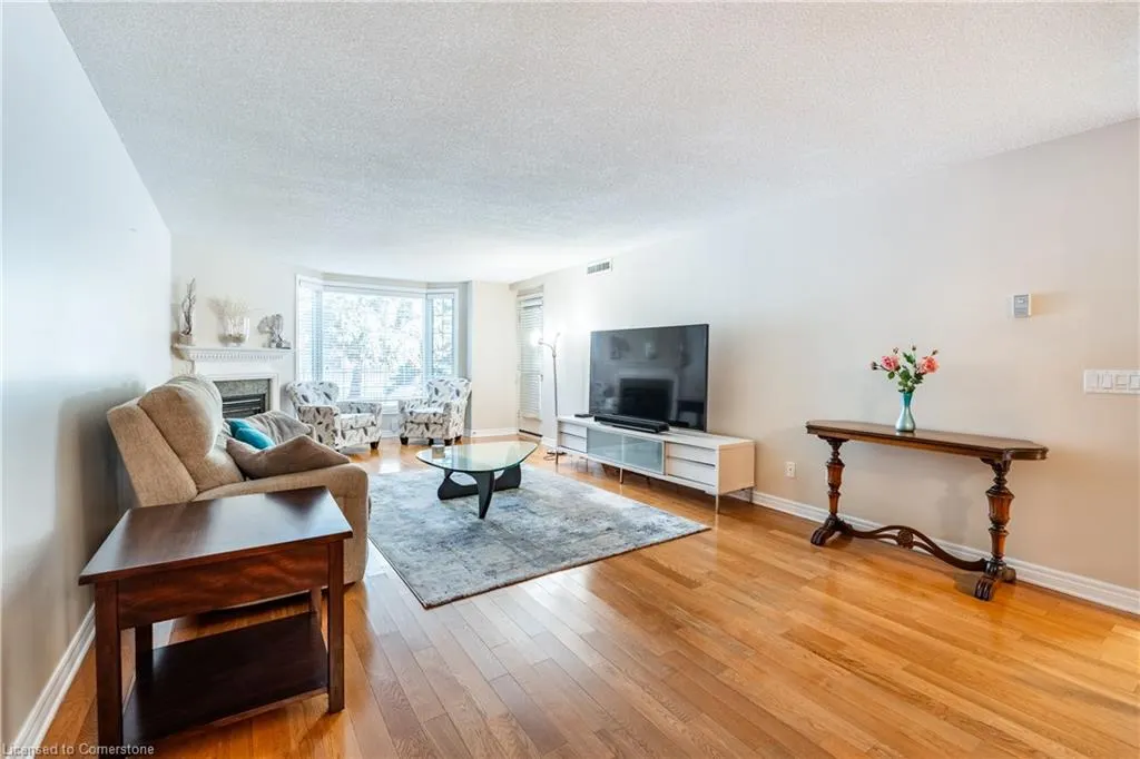 990 Golf Links Road, #106