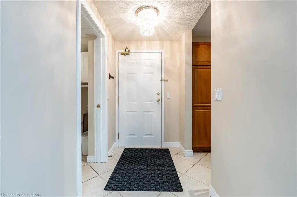 990 Golf Links Road, #106