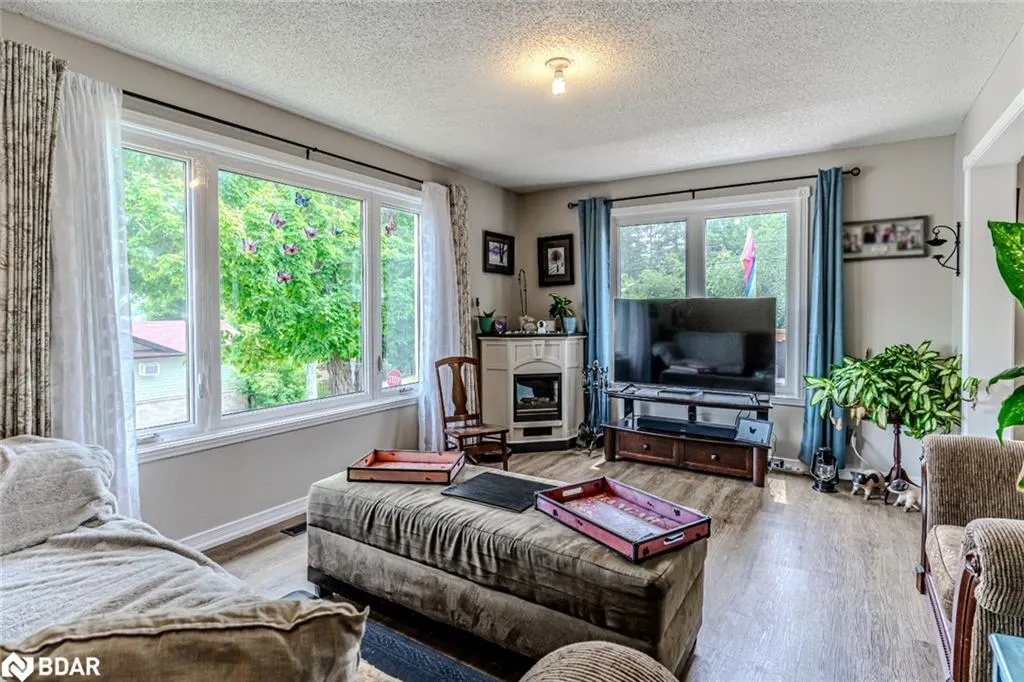 884 Maplewood Drive