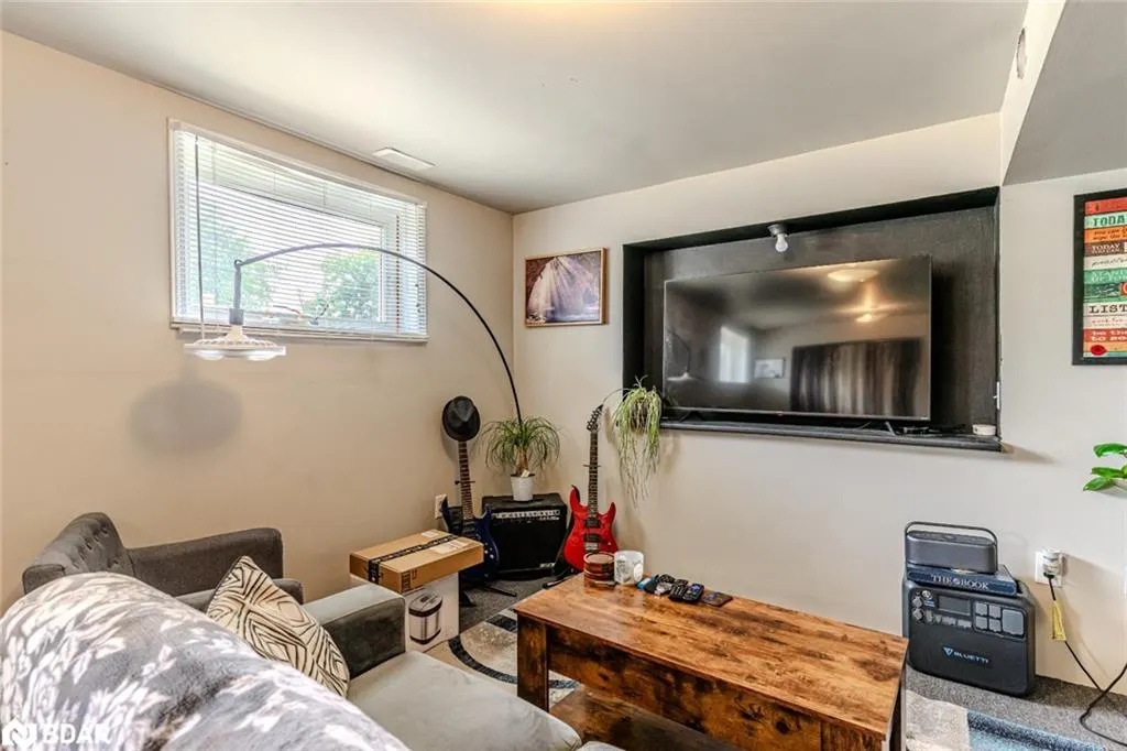 884 Maplewood Drive